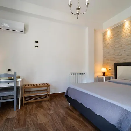 Antica Cascina Del Golfo מלון 3*