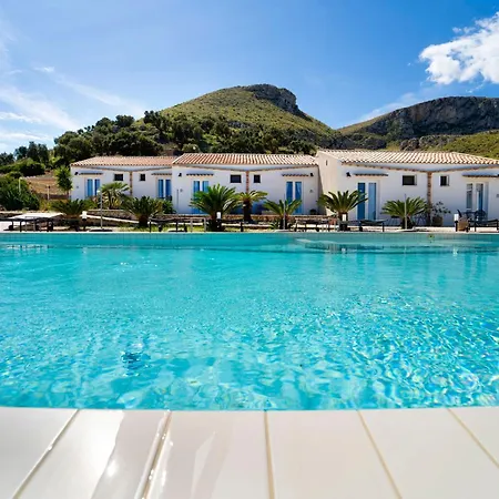מלון Antica Cascina Del Golfo 3*