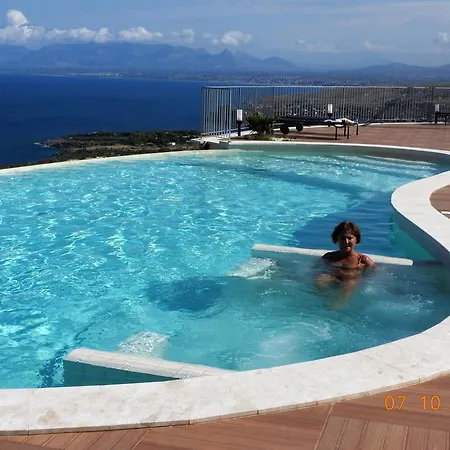 Hotel Antica Cascina Del Golfo 3*