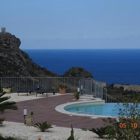 Antica Cascina Del Golfo Hotel 3*